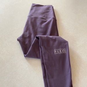 Fleo romey leggings EUC 25’